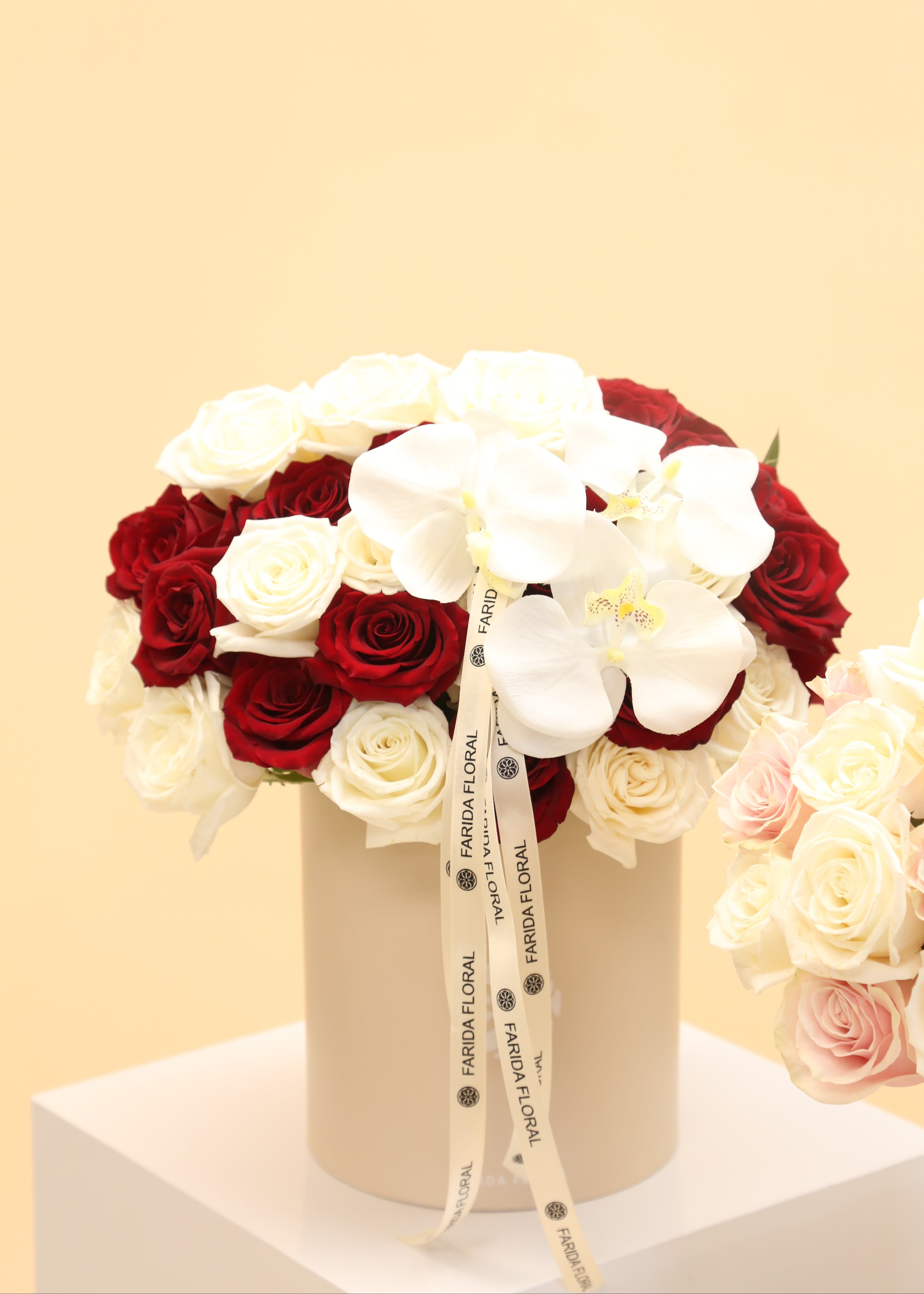 Signature Rose Box Red Checker