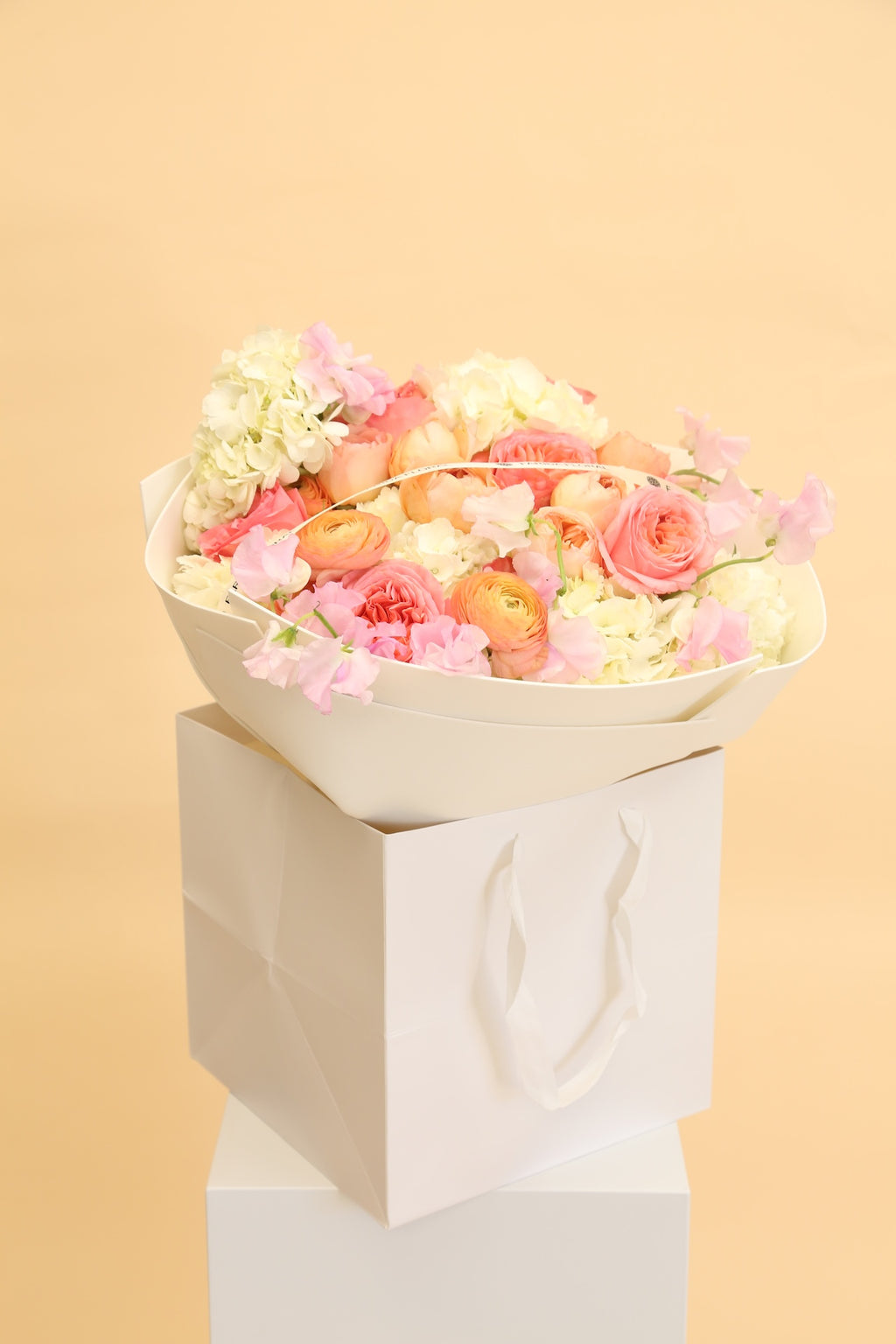 Signature Bouquet Hydrangea Rose Mix