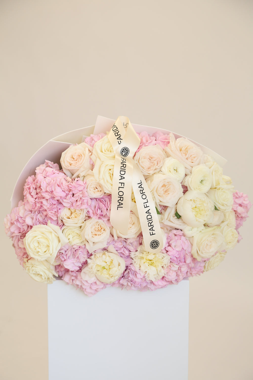 Signature Bouquet Hydrangea Rose Mix