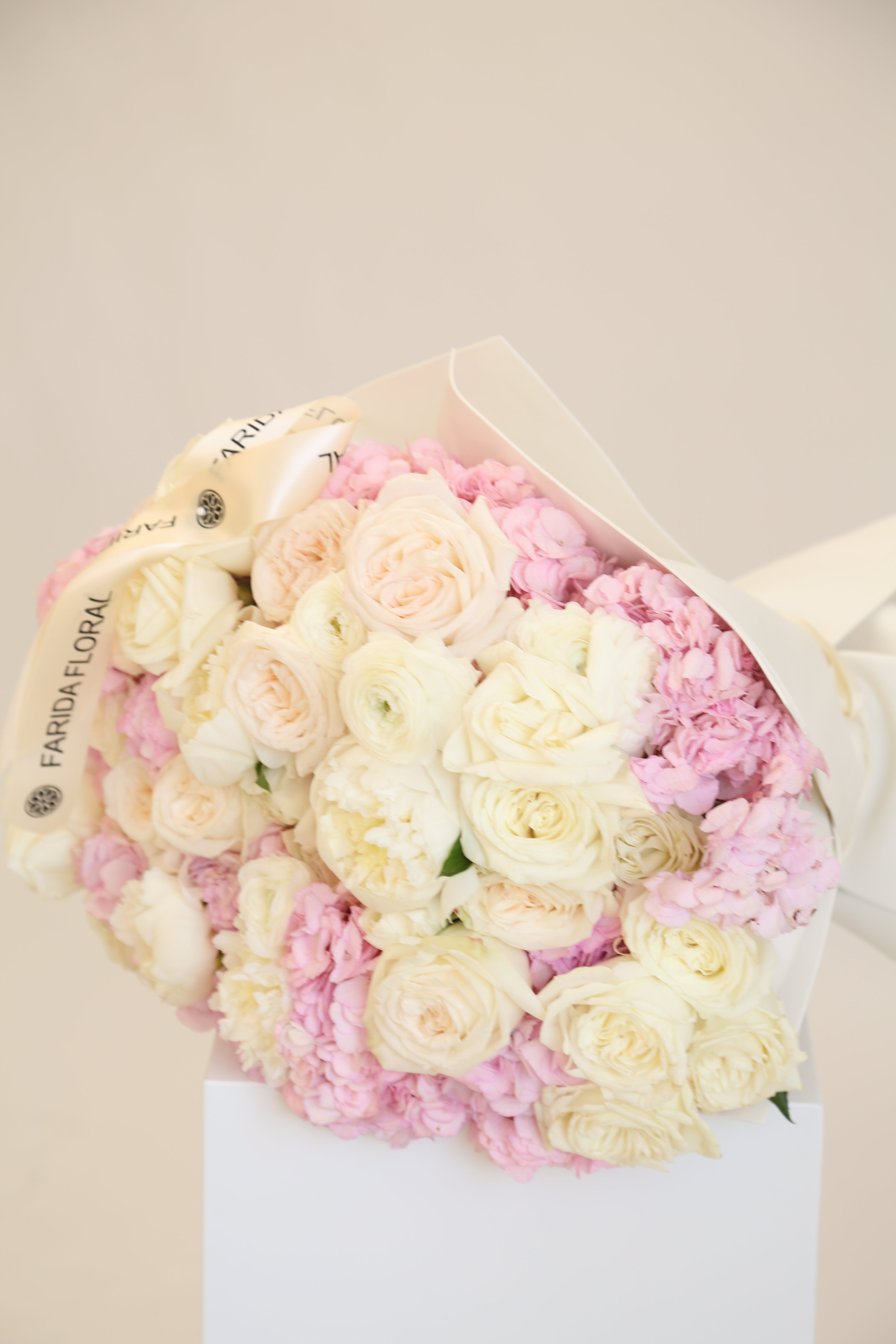 Signature Bouquet Hydrangea Rose Mix
