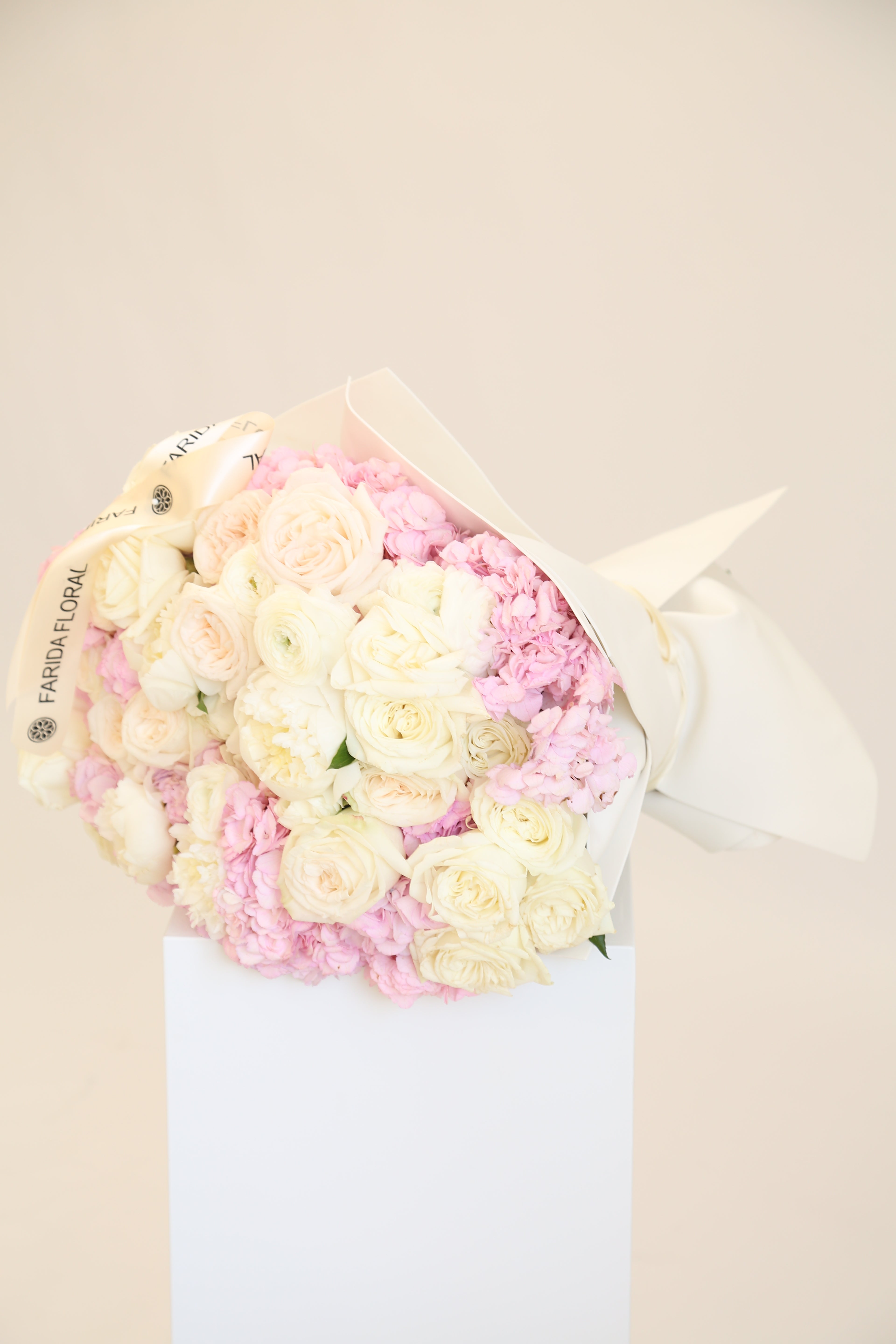 Signature Bouquet Hydrangea Rose Mix