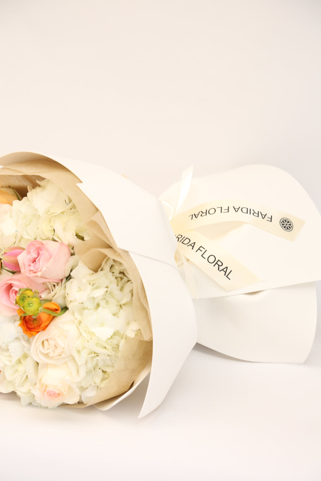 Signature Bouquet Hydrangea Rose Mix