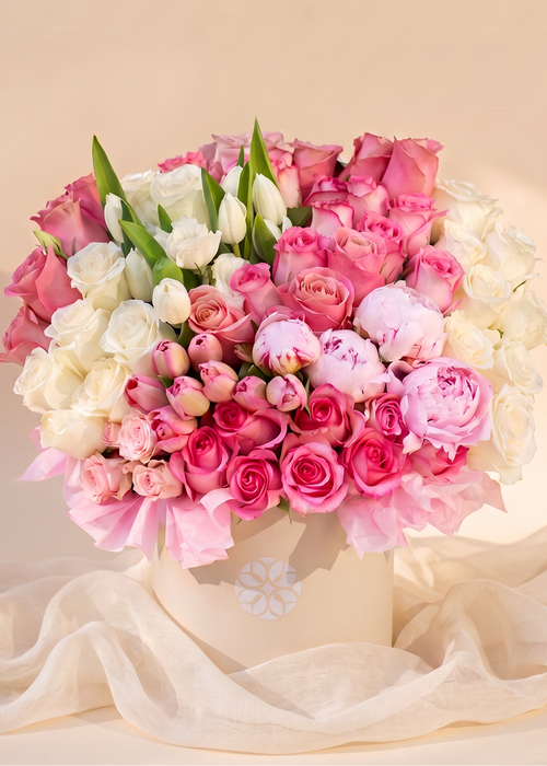 Signature Mix Floral Hatbox Blush