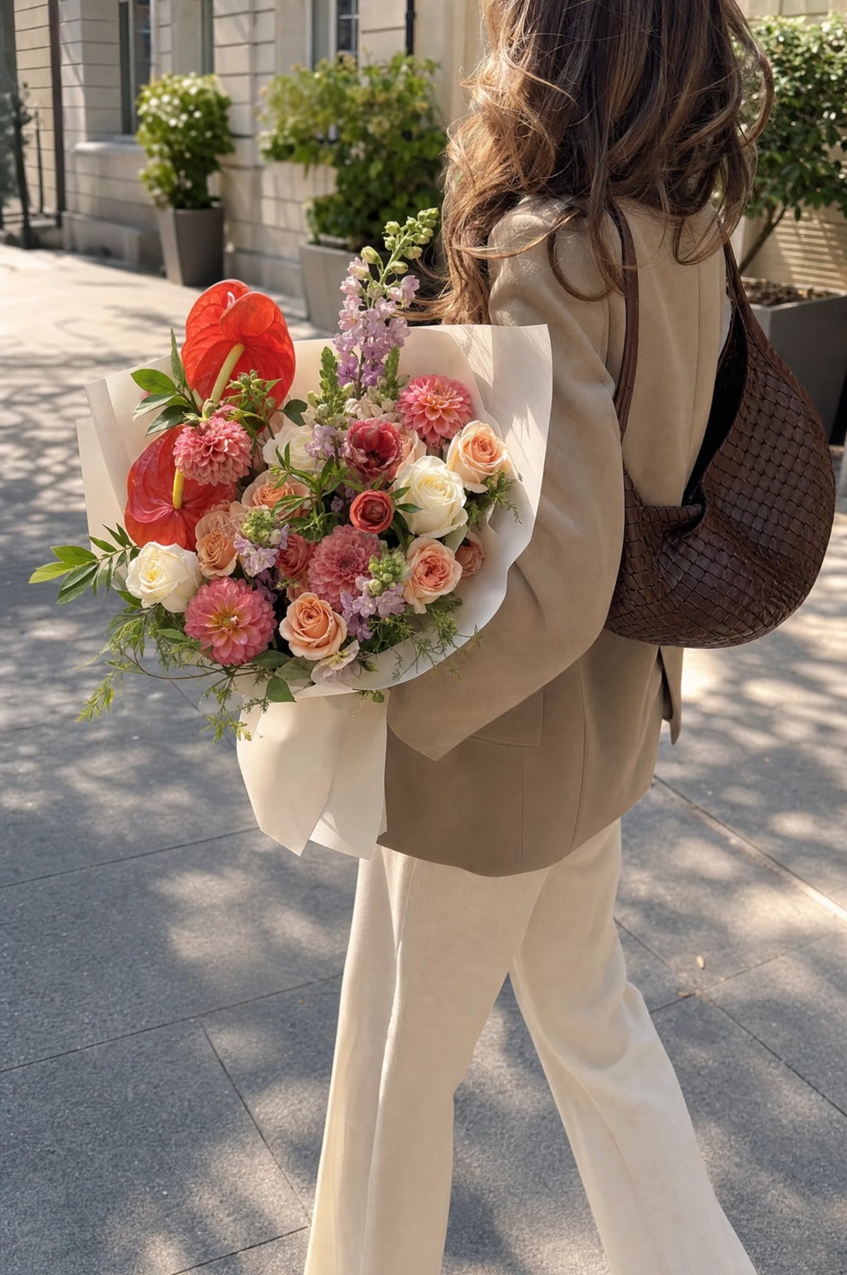 She Loves Flowers