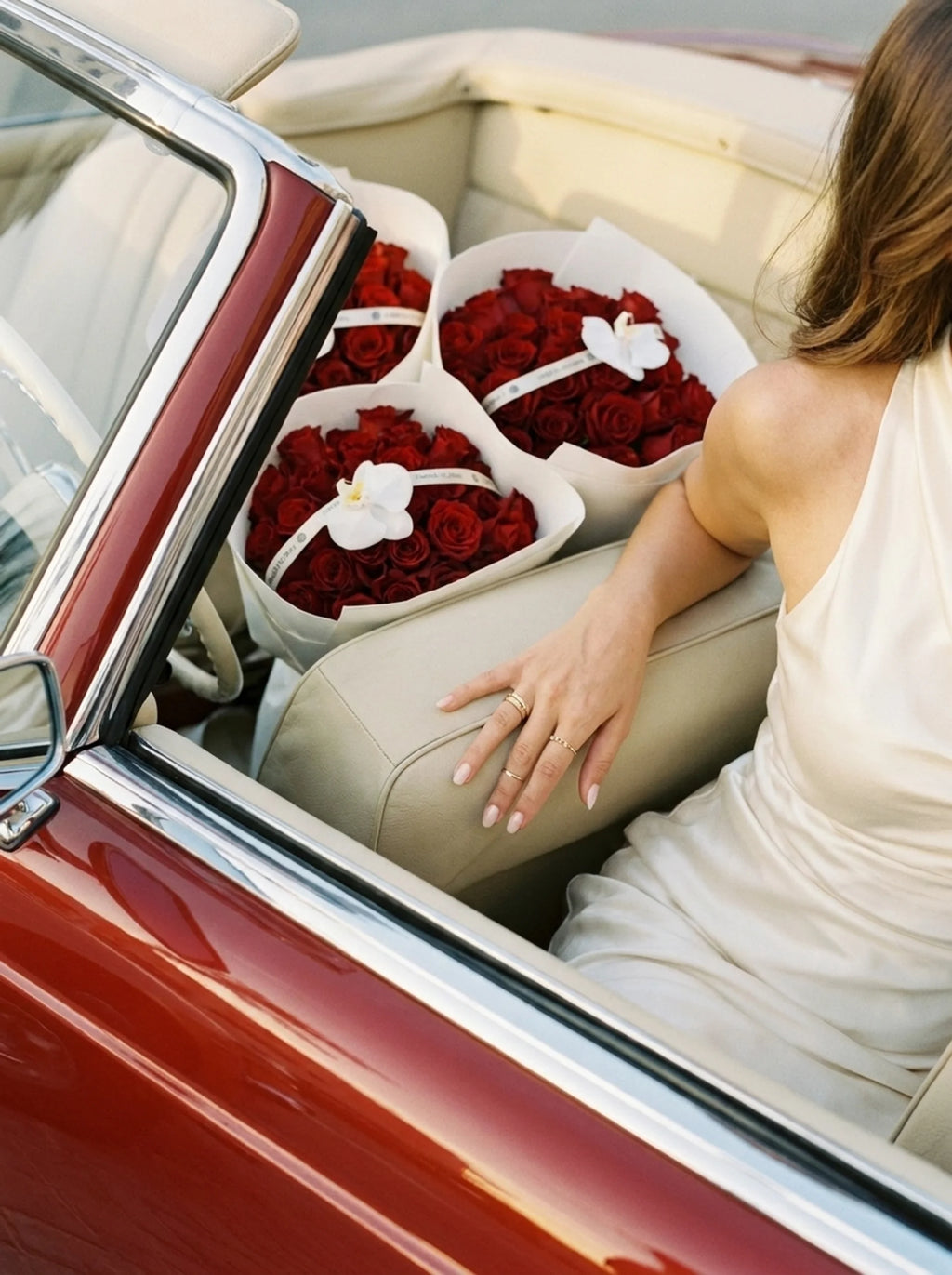 Signature Red Rose box gift in a luxury convertible