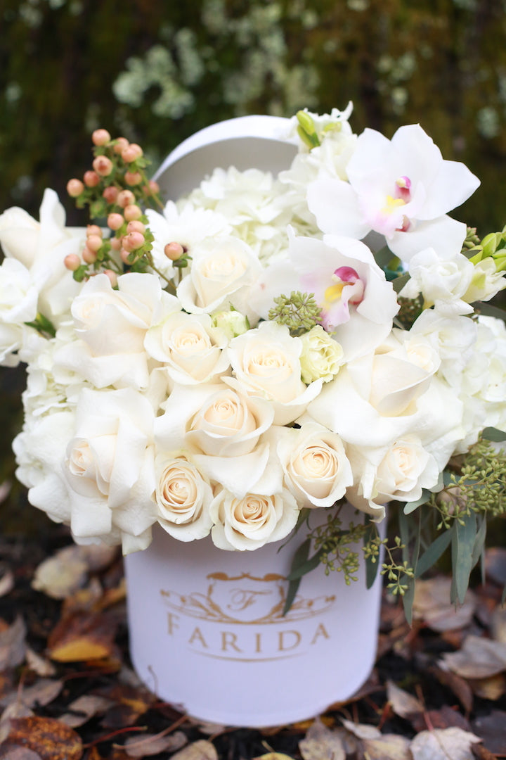 Signature Mix Floral Hatbox Ivory