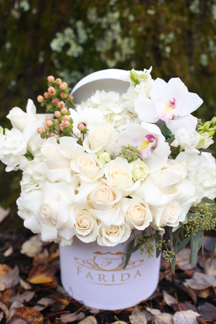 Signature Mix Floral Hatbox Ivory